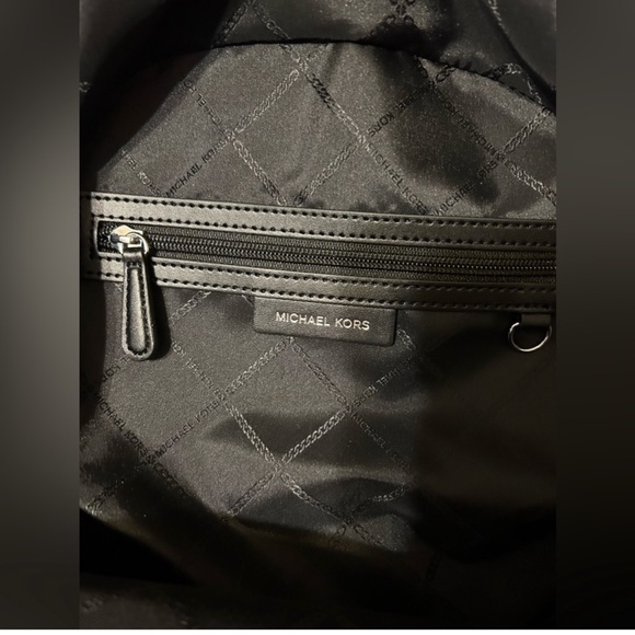 Micheal kors Backpack - Picture 2 of 6